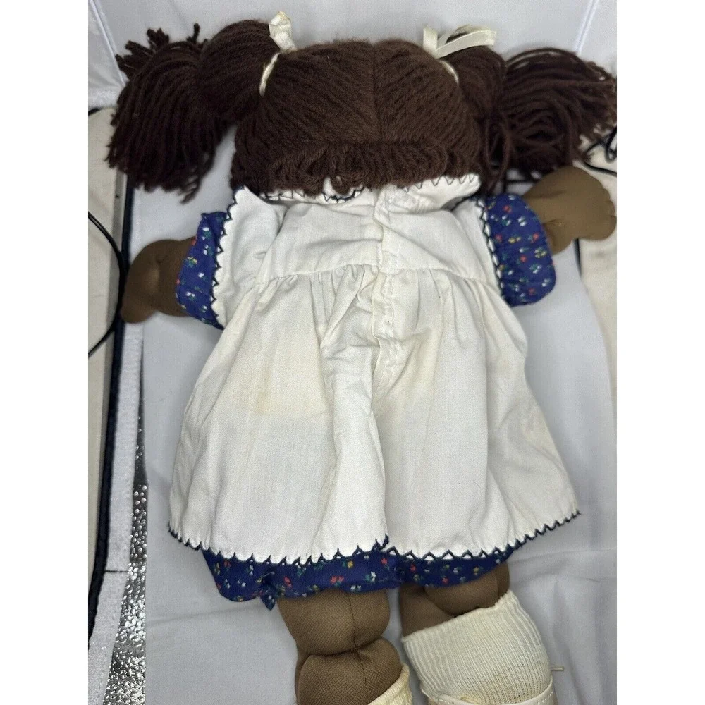 VTG 82 Coleco Cabbage Patch Kids Doll Brown Yarn Hair Dark Complexion 45 Outfit‎
